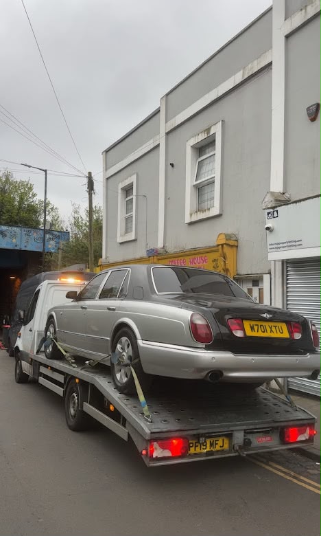 Bentley Arnage on flatbed